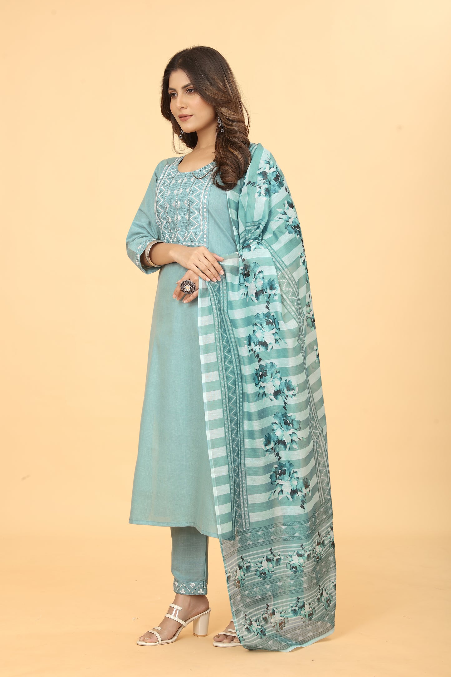 Green Women Cotton Straight Kurti,Pant Dupatta Set.