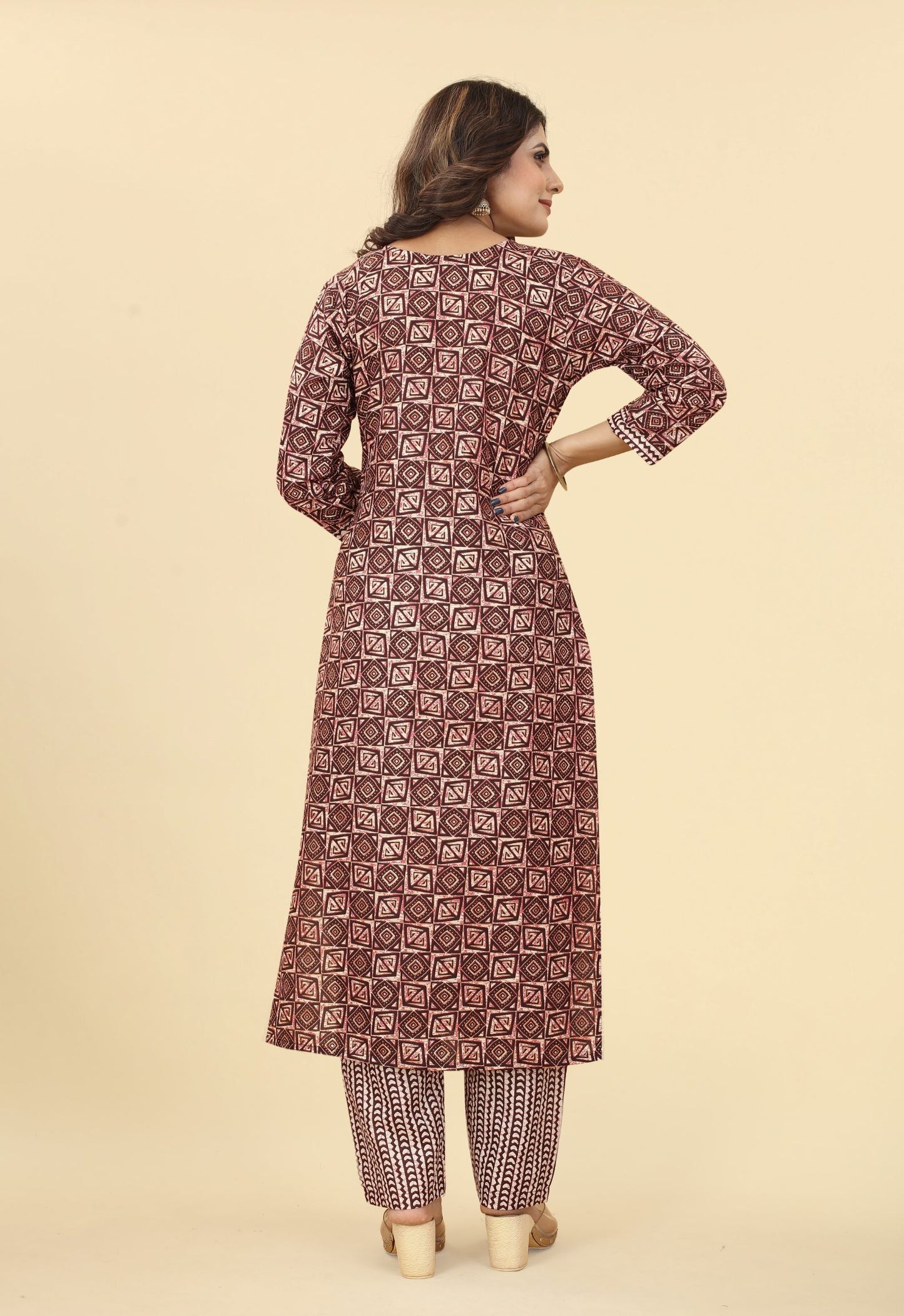 Printed Regular Straight Kurta Set with Trouser