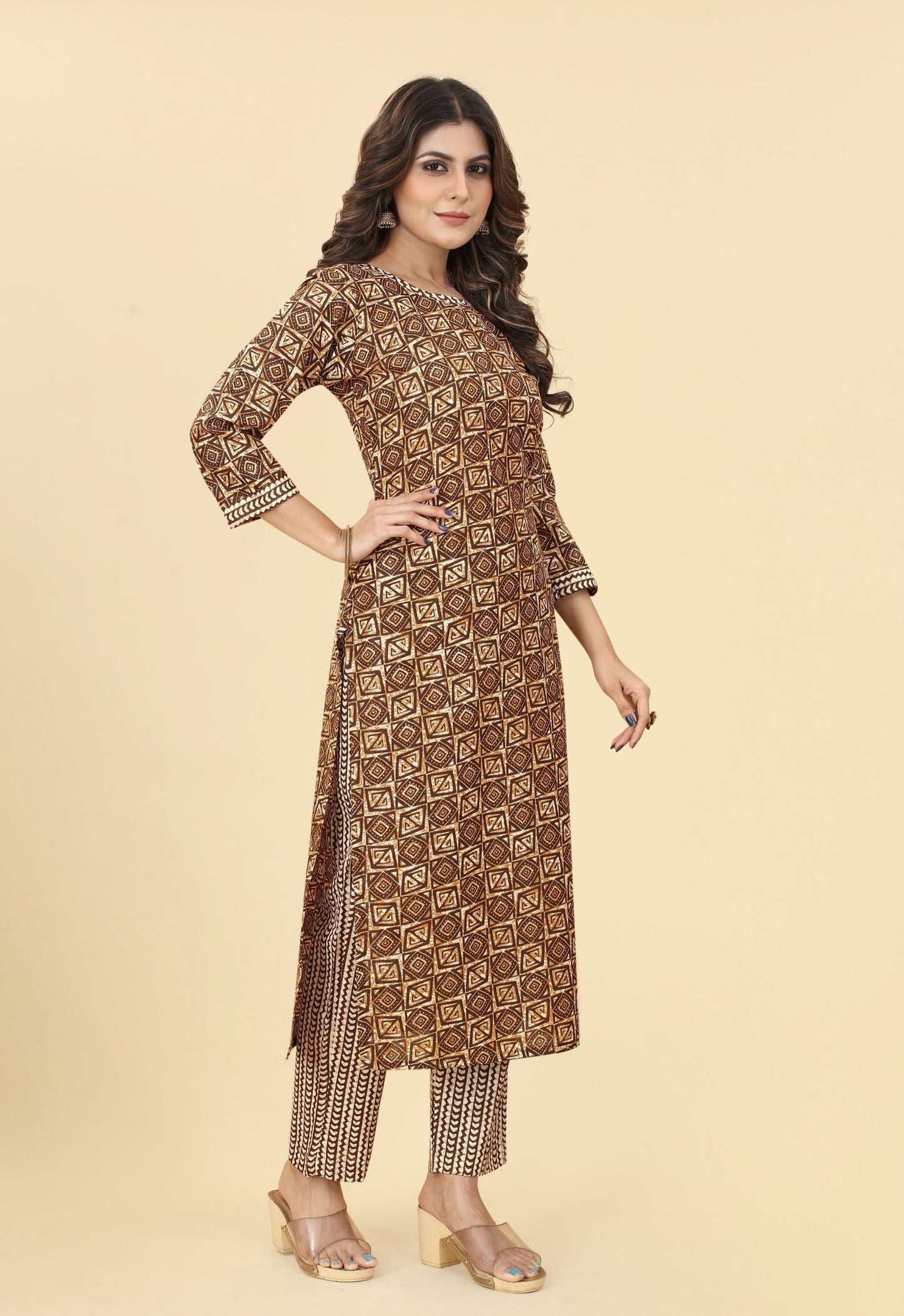 Printed Regular Straight Kurta Set with Trouser