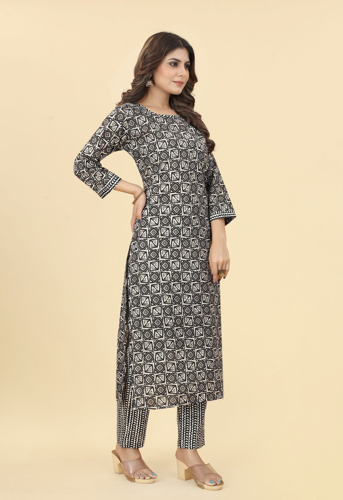 Printed Regular Straight Kurta Set with Trouser