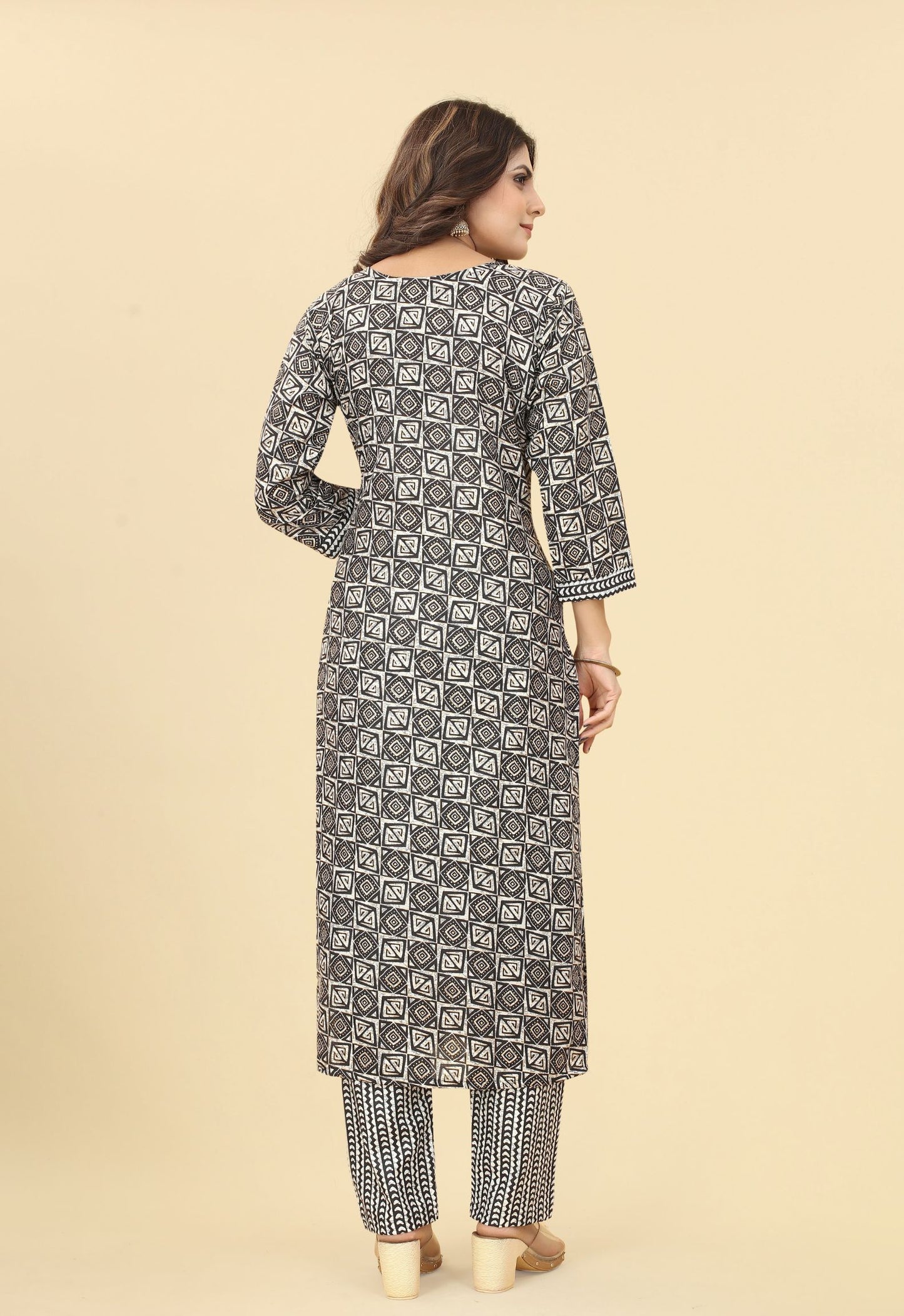 Printed Regular Straight Kurta Set with Trouser