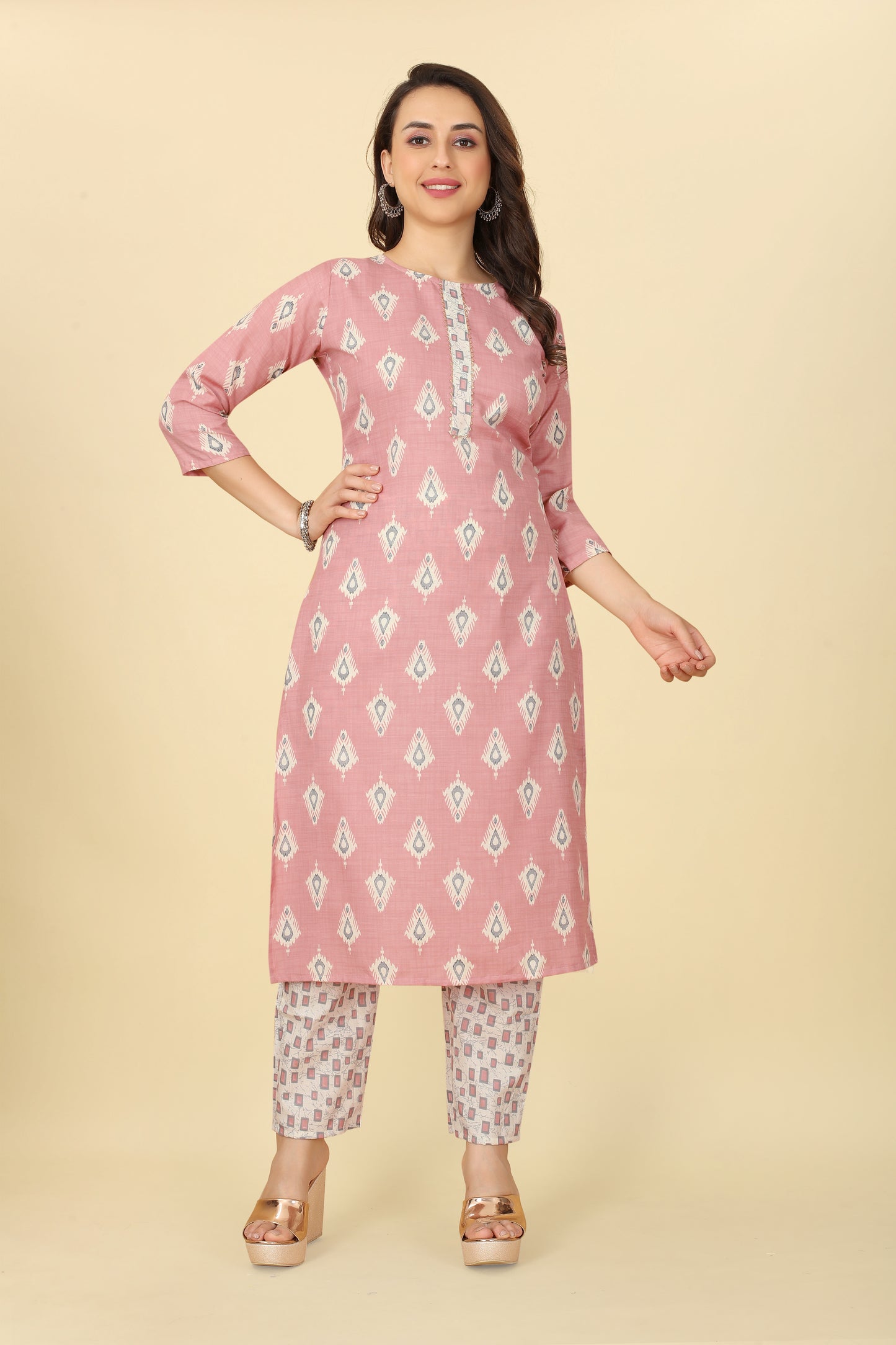 Pink Women Cotton Printed Straight Kurti with Pant