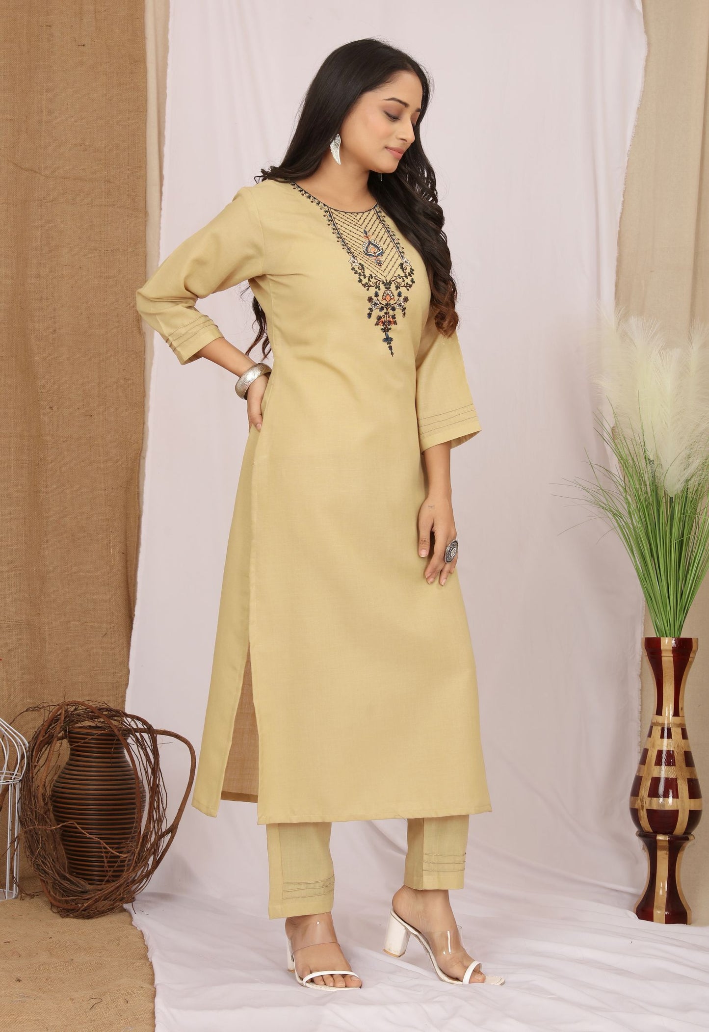 Ethnic Thread Work Straight Kurta with Trousers