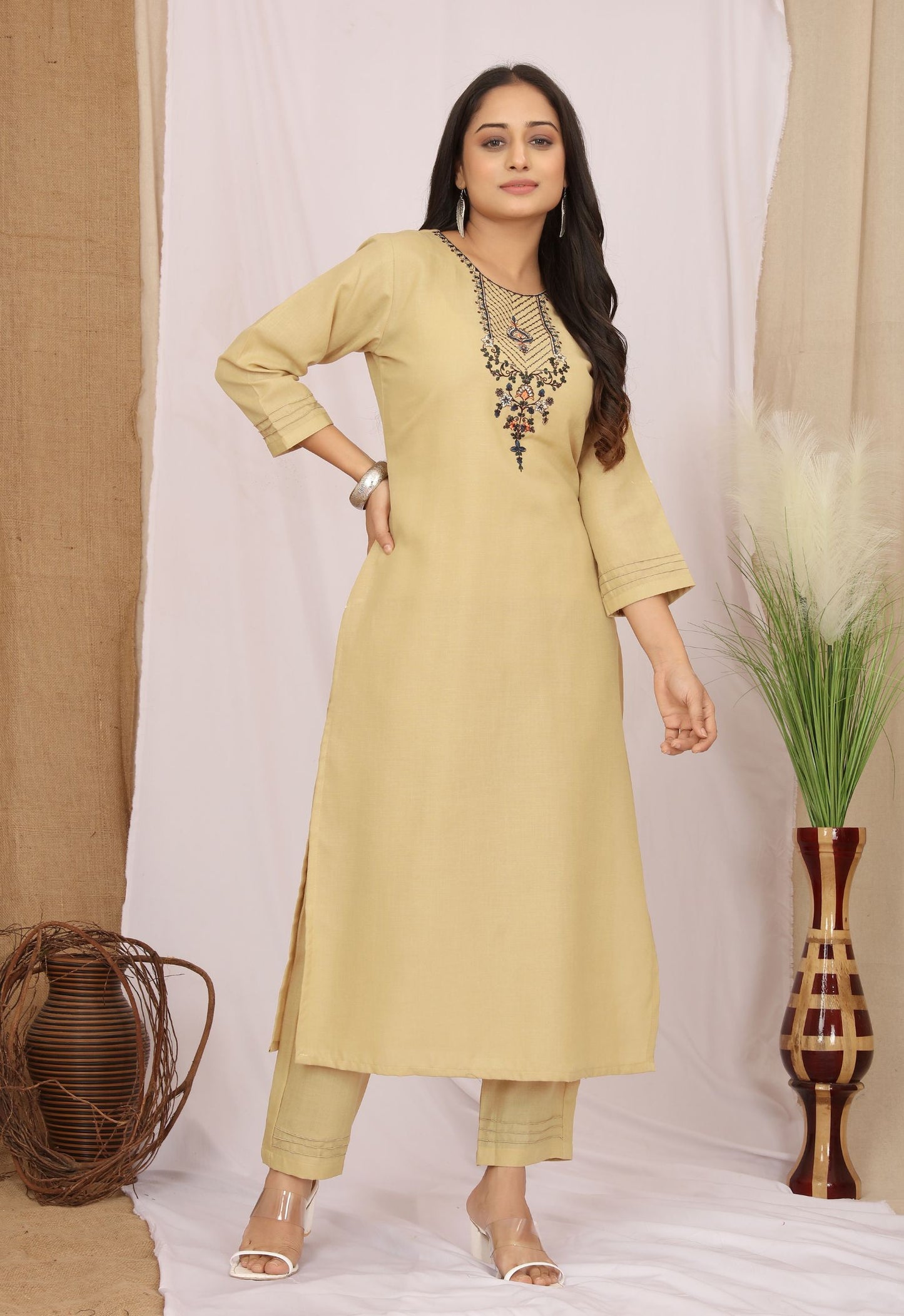 Ethnic Thread Work Straight Kurta with Trousers